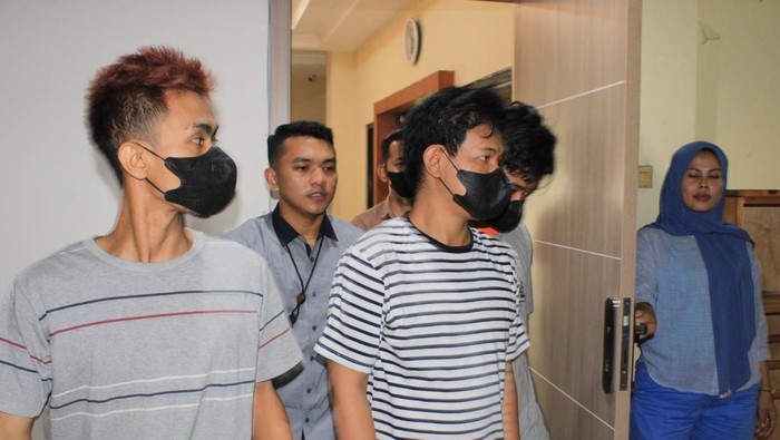 Dituduh Jadi Cepu Polisi, Pemuda di Jakbar Dikeroyok Pecandu Narkoba
