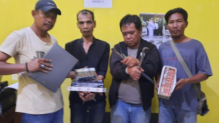 Dua pembobol toko di Gresik saat ditangkap