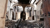 Sebuah gereja di Palermo turut terdampak kebakaran hutan di kawasan tersebut.  
