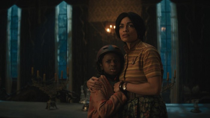 Cuplikan adegan dalam film Haunted Mansion.