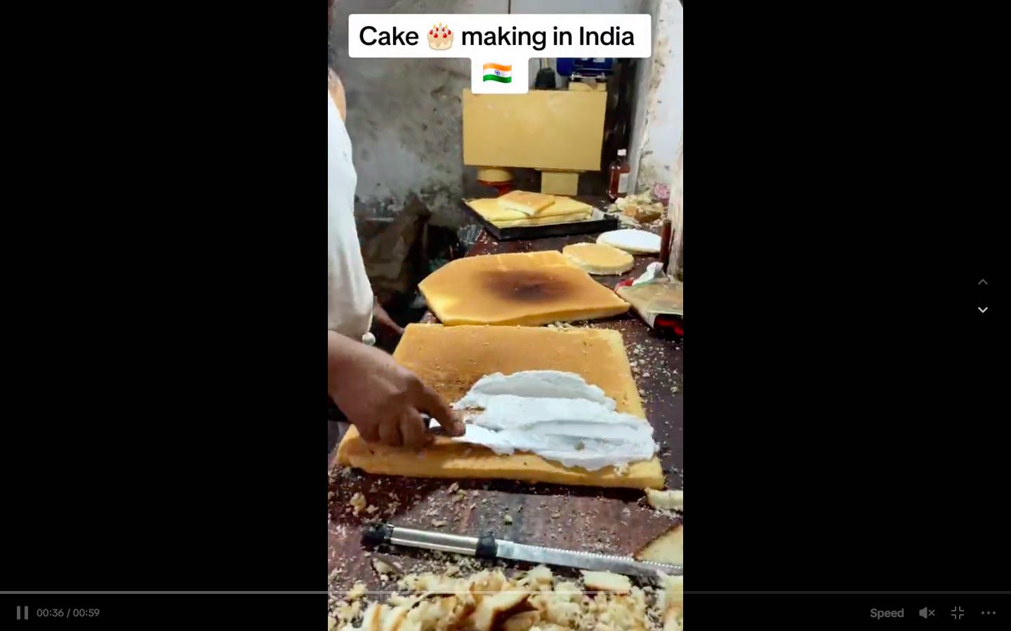 Hiii…Cake Ulang Tahun di India Ini Dibuat Pakai Tangan Kotor