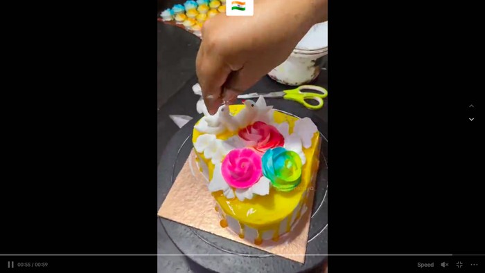 Hiii…Cake Ulang Tahun di India Ini Dibuat Pakai Tangan Kotor
