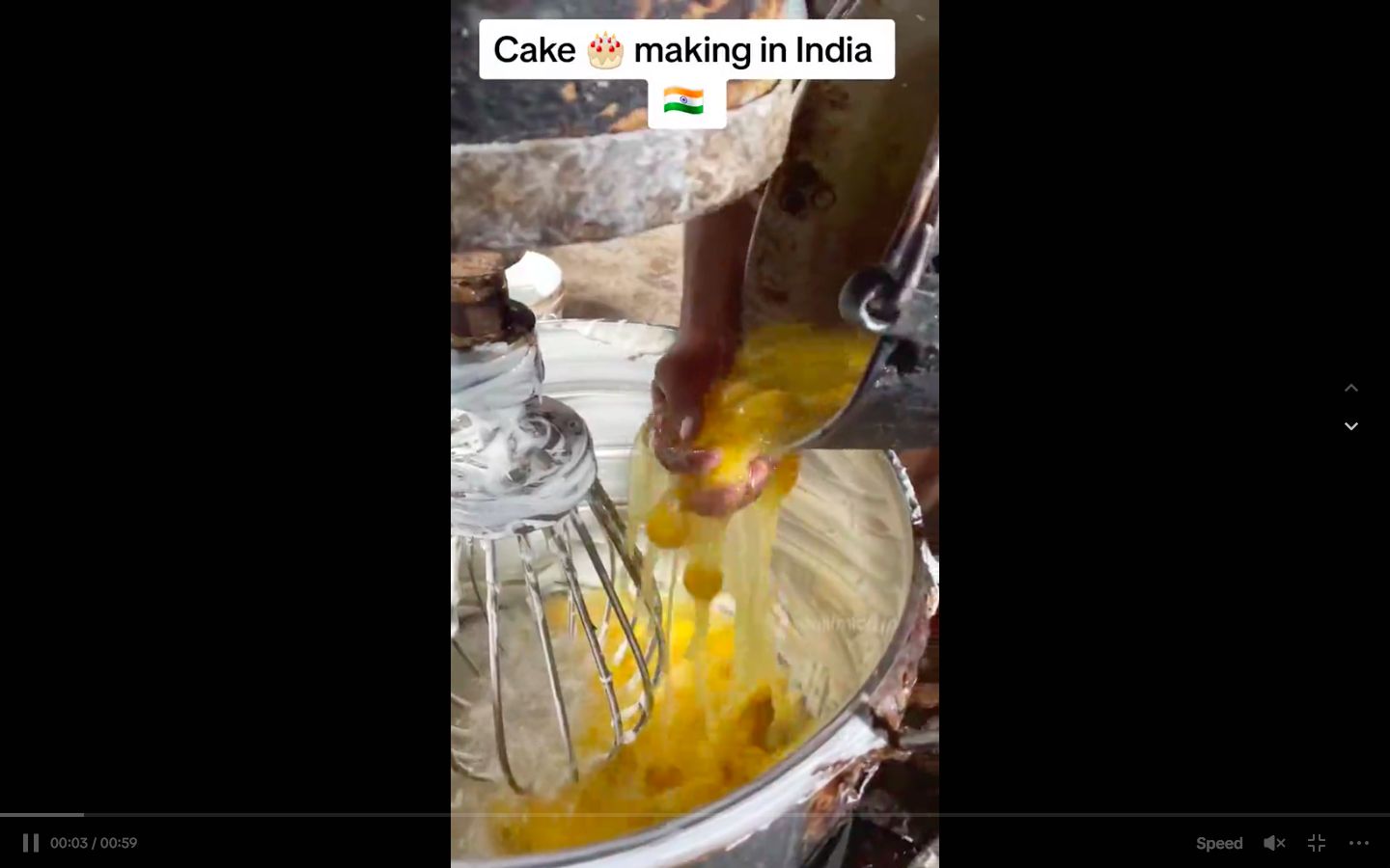 Hiii…Cake Ulang Tahun di India Ini Dibuat Pakai Tangan Kotor