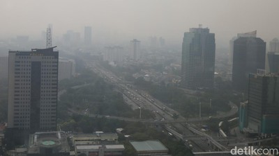 Horor! Sore Ini Polusi Jakarta Terburuk Sedunia