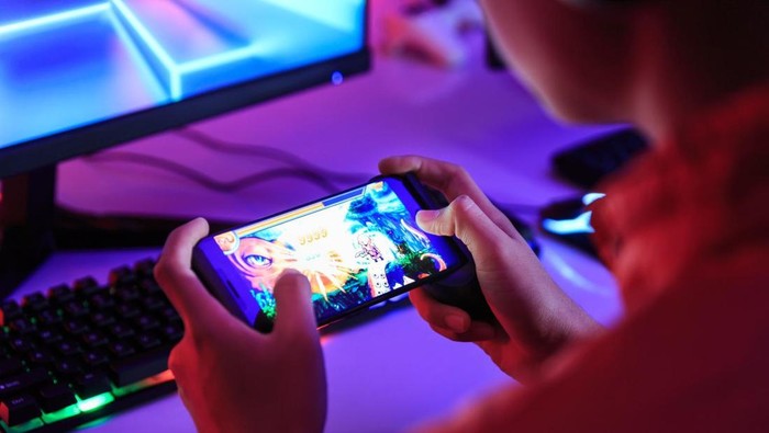 Ilustrasi bermain game online Ilustrasi bermain game online