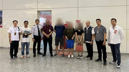 Penerbangan 3 WNI dibatalkan petugas Imigrasi Ngurah Rai di Terminal Keberangkatan Internasional Bandara I Gusti Ngurah Rai, Tuban, Badung, Bali, Rabu (26/7/2023), sekitar pukul 17.00 Wita.