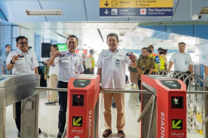 JakCard buat KRL