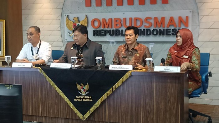 Konferensi pers di Ombudsman (Adrial-detikcom)