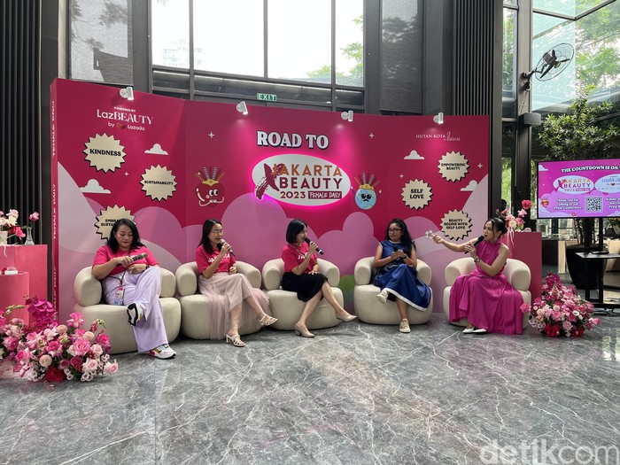 Konferensi pers Road to JakartaXBeauty 2023 Female Daily.