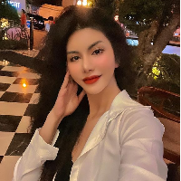 Di balik kehidupannya yang tampak bahagia sebagai pramugari dan ratu kecantikan, Loan Vuong sempat menjalani kehidupan pribadi yang berat. Foto: Instagram Loan Vuong