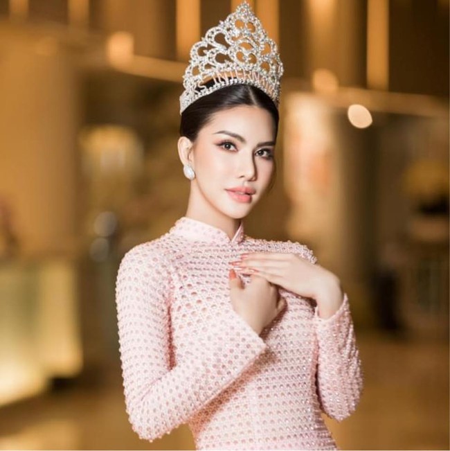 Loan Vuong memiliki seorang anak dari mantan suaminya. Namun setelah bercerai dia harus berpisah dengan anaknya karena hak asuh jatuh ke tangan suaminya. Foto: Dok. Facebook Loan Vuong