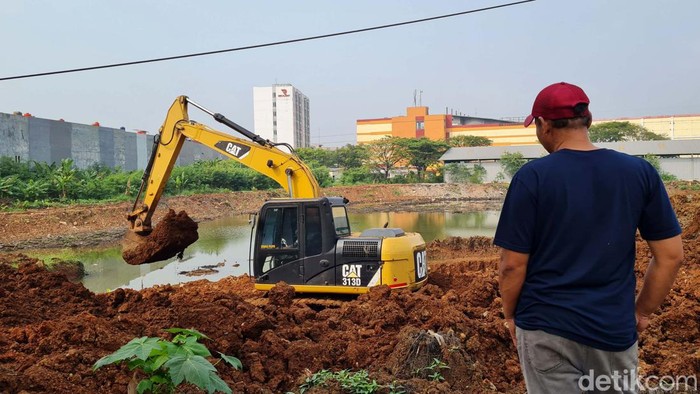 Waduk Karang Kitri tengah dibangun di Margahayu, Kota Bekasi, Jawa Barat. Begini progresnya.