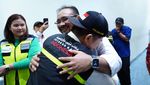 Potret Semringah Menag Yaqut Sambut Kedatangan Petugas Haji