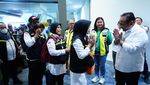 Potret Semringah Menag Yaqut Sambut Kedatangan Petugas Haji