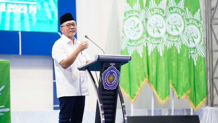 Menteri Perdagangan (Mendag) Zulkifli Hasan di Balai Sidang Muktamar Kampus Universitas Muhammadiyah (Unismuh) Makassar.