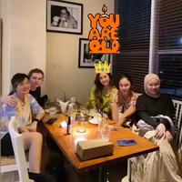 Kemesraan mereka menimbulkan spekulasi soal pernikahan. Kira-kira kapan ya Leony dan pacar bulenya menuju pelaminan? (Foto: Instagram)