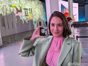 Kata Reza Rahadian dan Pevita Pearce Soal Desain Baru Samsung Galaxy Z Flip 5