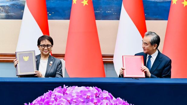 Penandatanganan kerja sama antara Indonesia dan China usai pertemuan Presiden Jokowi dan Presiden Xi Jinping