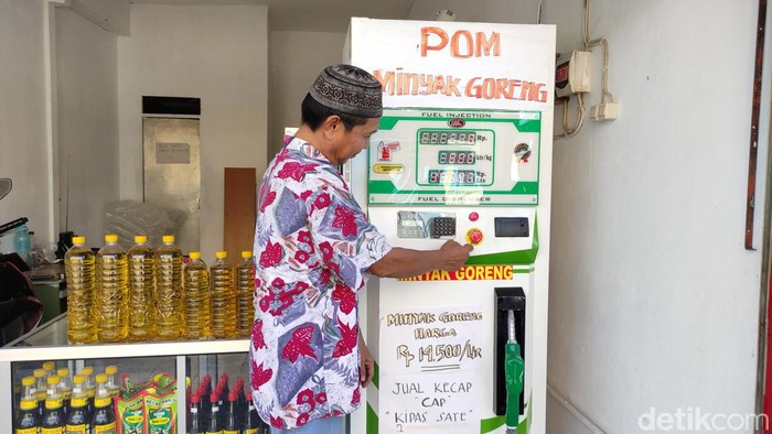 Pom minyak goreng di Sidoarjo