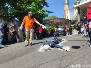 Cerita Saksi Detik-detik Temukan Driver Taksi Online Fauzy Tewas Tergeletak