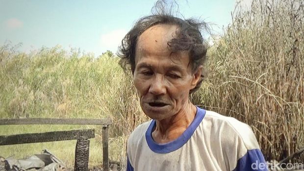 Saropi, korban rumah terbakar di Palembang. (Prima Syahnana/detikSumbagsel)