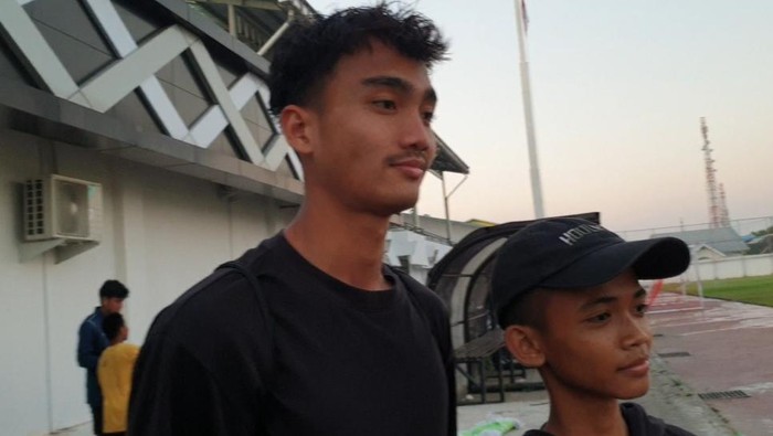 Striker PSM Makassar Andy Harjito saat latihan di Stadion Kalegowa, Kabupaten Gowa, Sulsel.