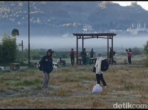 Beku! Suhu di Dieng Pagi Ini Tembus Minus 3,5 Derajat Celsius