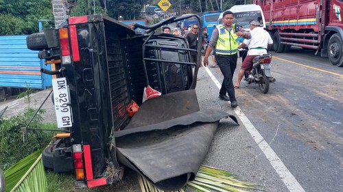 Kondisi mobil I Made Suarcana yang menjadi salah satu kendaraan yang terlibat tabrakan beruntun di tanjakan Samsam, Selasa (27/7/2023), sekitar pukul 11.30 Wita.