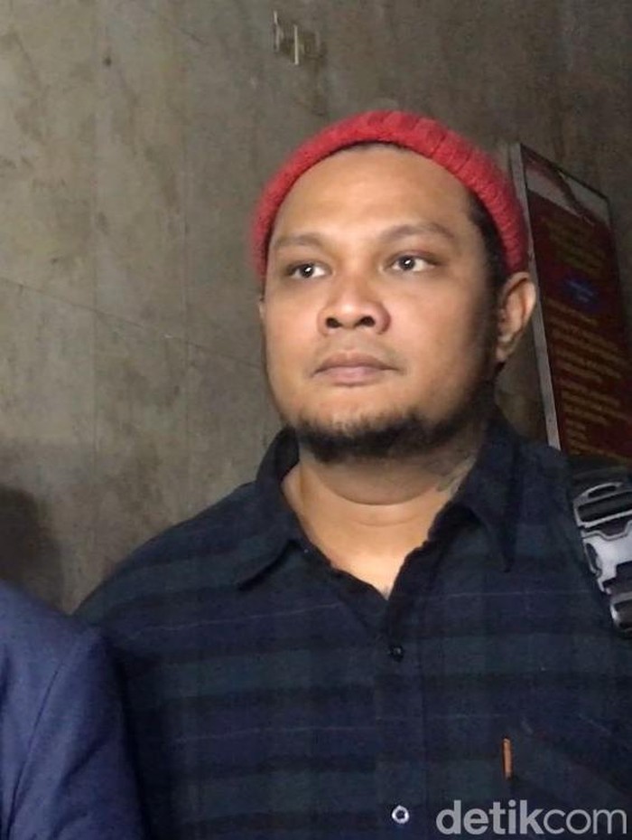 Virgoun diperiksa di Polda Metro Jaya terkait laporan Inara Rusli soal dugaan perzinaan.