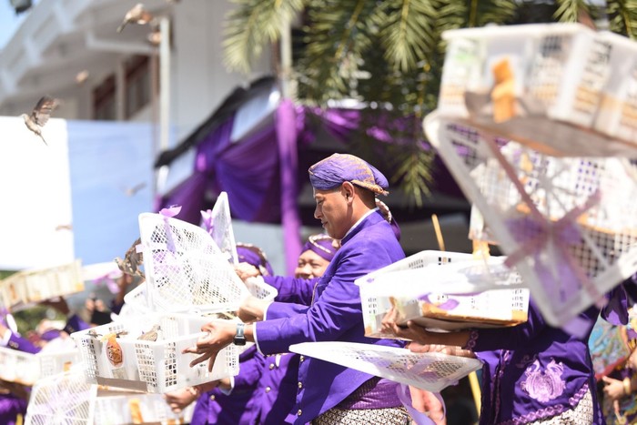 Wali Kota Kediri Abdullah Abu Bakar
