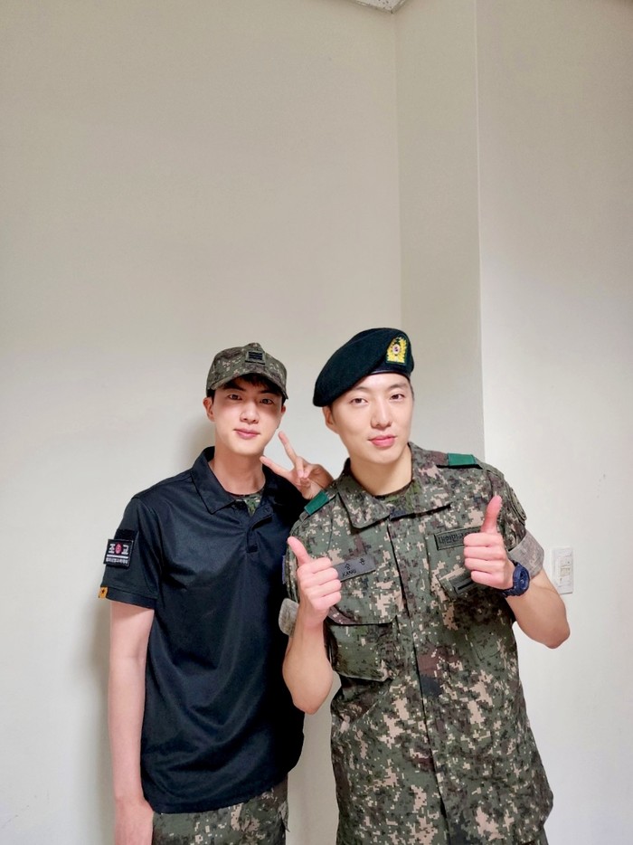 Yoon & Jin Kang Seung Yoon WINNER dan Jin BTS.
