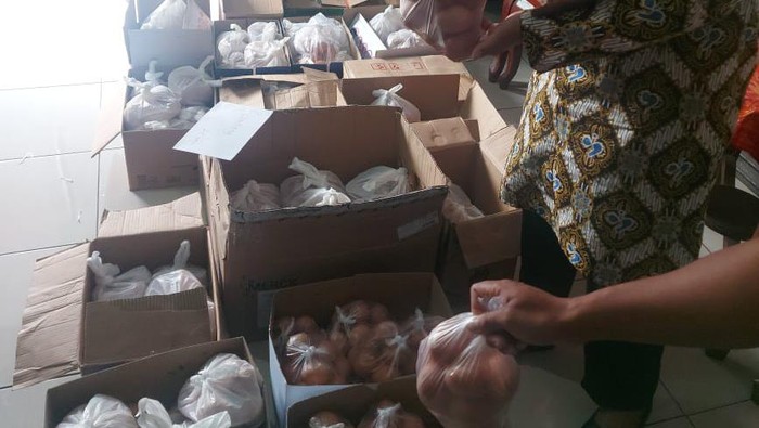 Akumulasi sedekah telur dari pegawai Pemkab Blora, Jumat (287/2023).
