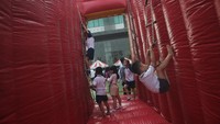Acara Visit the School Day yang turut mengundang orang tua siswa agar dapat menyaksikan tumbuh kembang anaknya tersebut diharapkan dapat membuat siswa lebih semangat dalam memulai tahun ajaran baru dengan metode pembelajaran yang menyenangkan dan tidak membosankan.