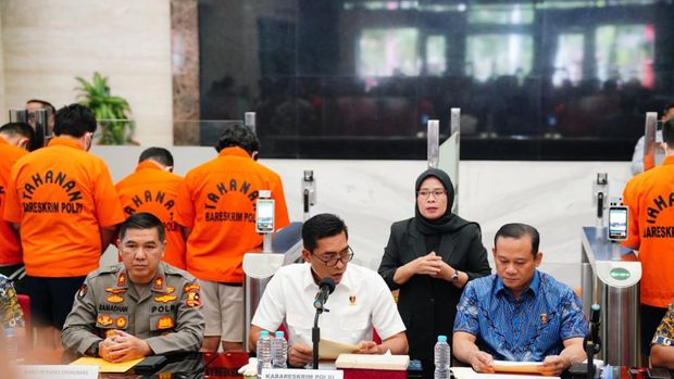 Bareskrim Polri rilis pengungkapan kasus pendaftaran IMEI ilegal. Sebanyak 6 tersangka ditangkap (Dok. Polri)