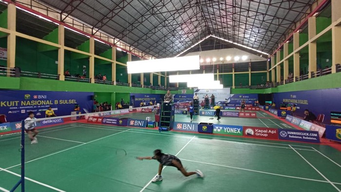 BNI Sirnas B Sulsel 2023 di GOR Sungguminasi, Kabupaten Gowa memasuki babak semifinal.
