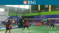 Aurellia/Azka berhak maju ke final berkat kemenangan 21-14, 21-11.  Foto: Mercy Raya/detikcom