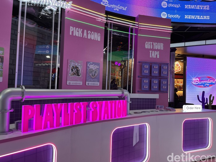 Event BUNNYLAND digelar Spotify bersama NewJeans dalam rangka perilisan album Get Up. Bertempat di Lotte Alley, Lotte Shopping Avenue lantai LG, event ini akan dibuka mulai 26 Juli sampai 6 Agustus 2023. BUNNYLAND dibuka untuk umum dan gratis.