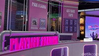 Di BUNNYLAND, kamu diharuskan untuk melakukan registrasi terlebih dahulu untuk mendapatkan postcard yang berisi peta lokasi dan stamp. Setelah itu kamu bisa menikmati sederet pojok seru yang ada seperti di Listening Station ini. (Foto: Atmi Ahsani Yusron/detikcom)