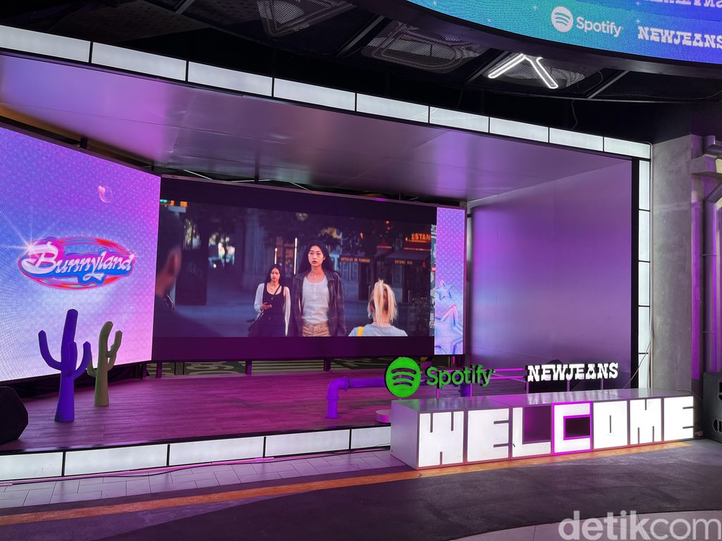 Event BUNNYLAND digelar Spotify bersama NewJeans dalam rangka perilisan album Get Up. Bertempat di Lotte Alley, Lotte Shopping Avenue lantai LG, event ini akan dibuka mulai 26 Juli sampai 6 Agustus 2023. BUNNYLAND dibuka untuk umum dan gratis.