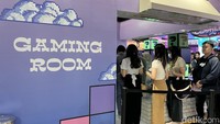 Dibuka sejak pukul 10.00 WIB di hari Jumat (28/7/2023), BUNNYLAND sudah ramai banget. Tampak antrean di Gaming Room yang mengular. (Foto: Atmi Ahsani Yusron/detikcom)