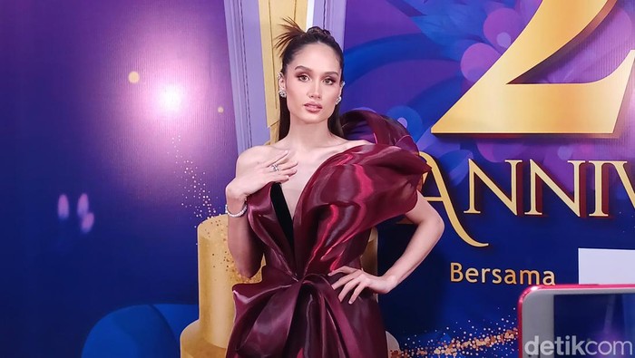 cinta laura