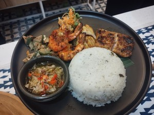 Tempat Makan Keluarga Asyik di PIM 2, Ada Kids Cornernya