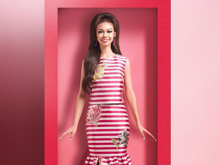 10 Foto Artis Indonesia Menjelma Jadi Boneka, Pose di Dalam Kotak Barbie