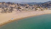 Diketahui Pulau Rhodes adalah tempat wisata populer, terutama di musim panas seperti sekarang.  