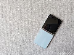 Unboxing Samsung Galaxy Z Flip 5 yang Tampilannya Makin Segar