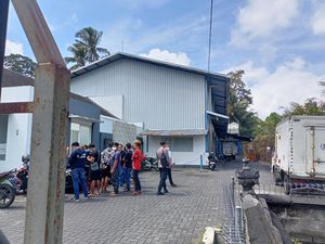 Terdengar Ledakan Sebelum Gas Amoniak Pabrik Es Bocor-Bikin Panik Warga