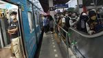 Horee... JakCard Kini Bisa Digunakan Naik KRL