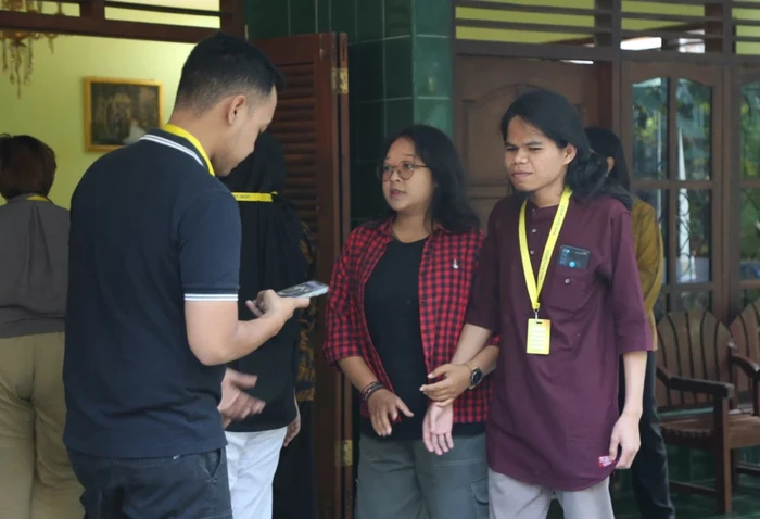 Irsyad, mahasiswa tunanetra UGM yang semangat jalani KKN.