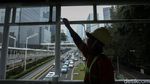 JPO Halte TransJakarta Benhil Dicat Ulang Biar Lebih Kinclong