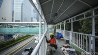 Pengerjaan ini dilakukan oleh Dinas Bina Marga DKI Jakarta.